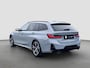 BMW 3-Serie Touring 320e | M-Sport | Pano | Harman Kardon | 19 inch | Carbon | Stuurwiel verwarmd | Individual | Brooklyn Grey