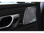 Volvo V60 T6 Automaat Plug-in hybrid AWD Ultra Dark | Elektrisch glazen panorama-dak | Head-up display | Voor- en achterstoelen verwarmd | Stuurwiel verwarmd | Bowers & Wilkins audiosysteem | Keyless entry | Lederen bekleding | Extra getint glas | Google services | Apple Carplay & Android Auto | Elektrisch verstelbare voorstoelen met geheugen |