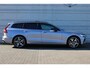Volvo V60 T6 Automaat Plug-in hybrid AWD Ultra Dark | Elektrisch glazen panorama-dak | Head-up display | Voor- en achterstoelen verwarmd | Stuurwiel verwarmd | Bowers & Wilkins audiosysteem | Keyless entry | Lederen bekleding | Extra getint glas | Google services | Apple Carplay & Android Auto | Elektrisch verstelbare voorstoelen met geheugen |