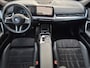 BMW X1 xDrive25e Automaat / Accu SOH 98.31% / M Sportpakket / Premium Pack / Driving Assistant Plus / EAER bereik 81 km bereik stad 101 km / Trekgewicht 1.700 kg / Apple Carplay Android Auto / Elektrische achterklep / Voorstoelen verwarmd / Achteruitrijcamera /