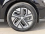 Hyundai Kona Electric EV Comfort Smart 64 kWh / SOH 100% / Afneembare Trekhaak / Warmtepomp / Dealer Onderhouden / Camera / Navigatie Apple Carplay & Android Auto / Adaptieve Cruise Control / Stoel Verwarming / Stuurwiel Verwarming / CCS Snelladen /