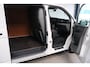 Volkswagen Transporter 2.0 TDI L2H1 28 - N.A.P. Airco, Cruise, Carplay, PDC, Trekhaak.
