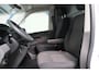 Volkswagen Transporter 2.0 TDI L2H1 28 - N.A.P. Airco, Cruise, Carplay, PDC, Trekhaak.