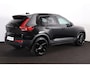 Volvo XC40 B3 Plus Black Edition - Panorama/schuifdak - IntelliSafe Assist & Surround - 360º Camera - Harman/Kardon audio - Verwarmde voorstoelen & stuur - Parkeersensoren voor & achter - Elektr. bedienb. voorstoelen met geheugen links - Draadloze tel. lader - Extra getint glas - 20' LMV