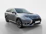 Mitsubishi Outlander 2.0 PHEV Premium | Nieuw accupakket onder garantie bij 160.000 km | Volledig dealer onderhouden | Achteruitrijcamera | Stoel verwarming |