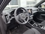 Volvo XC40 Extened Range 82 kWh | SoH 97,8 % | Navigatie/Android/Apple Carplay | LM Velgen 19" | Cruise Control | Trekhaak Elektrisch Uitklapbaar | Achteruitrijcamera | Airco |
