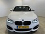 BMW 1-Serie 118i Edition M Sport Shadow High Executive | Navigatie | LM Velgen 18" | Voorstoelen Verwarmd | Lederen Bekleding | Cruise Control | Airco |