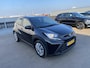 Toyota Aygo X 1.0 VVT-i MT Play Nette Nederlandse auto, achteruitrij camera, navigatie Apple CarPlay/Android Auto, neerklapbare achterbank, adaptieve cruise control!