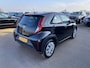 Toyota Aygo X 1.0 VVT-i MT Play Nette Nederlandse auto, achteruitrij camera, navigatie Apple CarPlay/Android Auto, neerklapbare achterbank, adaptieve cruise control!