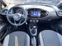 Toyota Aygo X 1.0 VVT-i MT Play Nette Nederlandse auto, achteruitrij camera, navigatie Apple CarPlay/Android Auto, neerklapbare achterbank, adaptieve cruise control!