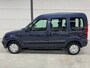 Renault Kangoo 1.6-16V Privilège (Automaat) Rolstoelauto (uniek) Rolstoel voorin - Rolstoelvervoer