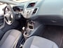 Ford Fiesta 1.25 Trend 5 drs met parkeersensoren en airco en goed onderhouden