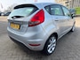 Ford Fiesta 1.25 Trend 5 drs met parkeersensoren en airco en goed onderhouden