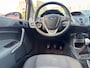 Ford Fiesta 1.25 Trend 5 drs met parkeersensoren en airco en goed onderhouden