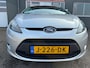 Ford Fiesta 1.25 Trend 5 drs met parkeersensoren en airco en goed onderhouden