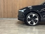 Volvo EX30 Single Motor Extended Range Ultra 69 kWh | 99% SoH | 360° 3D Camera | Stoel en Stuurwielverwarming | Panoramadak | Harman Kardon | Elektrische voorstoelen | Adaptieve Cruise Control | Pilot Assist | BLIS Dode Hoek Detectie | Keyless Drive | Parkeersensoren voor+achter | 20 Inch | Privacy Glass | Google Infotainment | Elektrisch bedienbare achterklep | Electronic Climate Control 2-Zone | Indigo - Textiel / Nordico bekleding | Warmtepomp | Apple Carplay | Volvo On Call met mobiele App functie | Onyx Black Metallic |