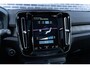 Volvo XC40 1.5 T4 Plug-in hybrid Ultimate Dark | PHEV | Panoramadak | Trekhaak | Harman Kardon Audio | Elektrische Achterklep | Keyless Entry | Navigatie | Apple Carplay | Android Auto | BLIS