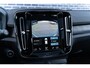 Volvo XC40 1.5 T4 Plug-in hybrid Ultimate Dark | PHEV | Panoramadak | Trekhaak | Harman Kardon Audio | Elektrische Achterklep | Keyless Entry | Navigatie | Apple Carplay | Android Auto | BLIS