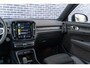 Volvo XC40 1.5 T4 Plug-in hybrid Ultimate Dark | PHEV | Panoramadak | Trekhaak | Harman Kardon Audio | Elektrische Achterklep | Keyless Entry | Navigatie | Apple Carplay | Android Auto | BLIS