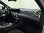 Mercedes-Benz A-klasse 250e Business Solution AMG-Line Plus / Panoramadak / Sfeerverlichting / 19inch / Night-Pakket /
