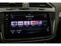 Volkswagen Tiguan Highline Business R 1.5 TSI 150pk DSG Automaat Panoramadak, Adaptive cruise control, Achteruitrijcamera, Verwarmde voorruit, Elektrische achterklep