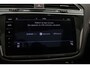 Volkswagen Tiguan Highline Business R 1.5 TSI 150pk DSG Automaat Panoramadak, Adaptive cruise control, Achteruitrijcamera, Verwarmde voorruit, Elektrische achterklep