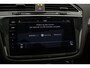 Volkswagen Tiguan Highline Business R 1.5 TSI 150pk DSG Automaat Panoramadak, Adaptive cruise control, Achteruitrijcamera, Verwarmde voorruit, Elektrische achterklep