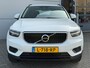 Volvo XC40 T2 129pk Momentum Core Automaat | Climate control | Navigatie | Lm-velgen | Apple / Android | Cruise control