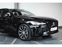 Volvo V60 T6 Plug-in hybrid AWD Plus Dark | Adaptive Cruise Control | 360° Parkeercamera | BLIS | Stoelverwarming | Stuurwielverwarming | Wegklapbare trekhaak | Harman Kardon Premium Audio | Google infotainment |