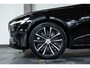 Volvo V60 T6 Plug-in hybrid AWD Plus Dark | Adaptive Cruise Control | 360° Parkeercamera | BLIS | Stoelverwarming | Stuurwielverwarming | Wegklapbare trekhaak | Harman Kardon Premium Audio | Google infotainment |