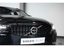 Volvo V60 T6 Plug-in hybrid AWD Plus Dark | Adaptive Cruise Control | 360° Parkeercamera | BLIS | Stoelverwarming | Stuurwielverwarming | Wegklapbare trekhaak | Harman Kardon Premium Audio | Google infotainment |