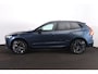 Volvo XC60 T6 Plug-in hybrid AWD Plus Dark - Panorama/schuifdak - IntelliSafe Assist & Surround - Parkeercamera - Verwarmde voorstoelen, stuur & achterbank - Parkeersensoren voor & achter - Elektr. bedienb. voorstoelen met geheugen - Draadloze tel. lader - 21' LMV
