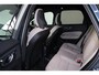 Volvo XC60 T6 Plug-in hybrid AWD Plus Dark - Panorama/schuifdak - IntelliSafe Assist & Surround - Parkeercamera - Verwarmde voorstoelen, stuur & achterbank - Parkeersensoren voor & achter - Elektr. bedienb. voorstoelen met geheugen - Draadloze tel. lader - 21' LMV