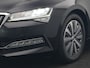 Skoda Superb Combi 1.4 TSI iV Business Edition Plus Plug In Hybrid 218pk PHEV | Trekhaak Af Fabriek | Crystal LED | Canton Audio | Sportstoelen & Stuur Verwarmd | Camera | Keyless | Cruise Control | Navigatie | Apple Carplay | Virtual | DAB | 17"L.M |