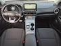 Hyundai Kona Electric EV Comfort Smart 64 kWh Automaat / Accu SOH 100% / Dealer onderhouden / Warmtepomp / CCS Snellader / WLTP bereik 484 km bereik stad 660 km / Stuur- & Stoelverwarming / Krell Audio Systeem / Adaptief cruise control /