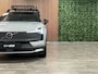 Volvo EX30 Cross Country Twin Motor Performance Ultra 69 kWh | incl. Dakrek en 2 sets wielen | Nieuw | 360° 3D Camera | Stoel en Stuurwielverwarming | Panoramadak | Harman Kardon | Elektrische voorstoelen | Adaptieve Cruise Control | Pilot Assist | BLIS Dode Hoek Detectie | Keyless Drive | Parkeersensoren voor+achter | 20 Inch | Privacy Glass | Google Infotainment | Elektrisch bedienbare achterklep | Electronic Climate Control 2-Zone | Indigo - Textiel / Nordico bekleding | Warmtepomp | Apple Carplay | Volvo On Call met mobiele App functie | Vapour Grey Metallic |