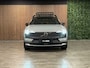 Volvo EX30 Cross Country Twin Motor Performance Ultra 69 kWh | incl. Dakrek en 2 sets wielen | Nieuw | 360° 3D Camera | Stoel en Stuurwielverwarming | Panoramadak | Harman Kardon | Elektrische voorstoelen | Adaptieve Cruise Control | Pilot Assist | BLIS Dode Hoek Detectie | Keyless Drive | Parkeersensoren voor+achter | 20 Inch | Privacy Glass | Google Infotainment | Elektrisch bedienbare achterklep | Electronic Climate Control 2-Zone | Indigo - Textiel / Nordico bekleding | Warmtepomp | Apple Carplay | Volvo On Call met mobiele App functie | Vapour Grey Metallic |