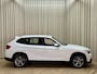BMW X1 sDrive18i Facelift / Afn. Trekhaak / Navigatie / Cruise / Stoelverwarming / PDC / 17'' LMV