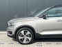 Volvo XC40 T4 Recharge R-Design | Camera | Parkeersensoren voor en achter | Stoel en stuurwielverwarming | BLIS | Adaptieve Cruise control |