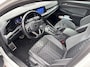 Volkswagen Golf 1.5 eTSI 150pk R-Line DSG Automaat / Panorama dak / LM 18 inch / Navigatie / LED / Camera / Park Assist