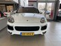 Porsche Cayenne 3.0 S E-Hybrid/NL Auto/NAP/Panoramadak/Navigatie/Parkeerassistent/Luxe Ledere Stoelen met Stoelverwarming&Elektr./Achterklep&Trekhaak Elektr./21 Inch Lmv