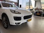 Porsche Cayenne 3.0 S E-Hybrid/NL Auto/NAP/Panoramadak/Navigatie/Parkeerassistent/Luxe Ledere Stoelen met Stoelverwarming&Elektr./Achterklep&Trekhaak Elektr./21 Inch Lmv