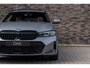 BMW 3-Serie Touring 330e xDrive | M-Sport | Live Cockpit | Panorama | Leder | Memory | HiFi | Trekhaak | 19"LM | Frozen Pure Grey