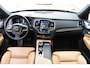 Volvo XC90 T8 455PK Recharge AWD Ultimate Bright / Luchtvering / Bowers & Wilkins / Schuif-kanteldak / 360 Camera / Head Up Display / Nappaleder met ventilatie / Massagefunctie / Gelamineerde zijruiten / 22'' Velgen / Trekhaak /  Stoelverwarming / Stuurverwarming