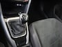 Volkswagen T-Roc 1.0 TSI Style | Parkeerassistent | Digital cockpit Pro | CarPlay | LED Plus verlichting | Adaptieve cruise control | Climate control | Parkeersensoren |
