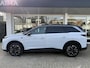 Peugeot 5008 1.2 Hybrid 145 GT | Automaat | Achteruitrijcamera | Apple carplay | Electronic climate controle | Navigatie systeem full map | Voorstoelen en stuurwiel verwarmd