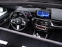 BMW 5-Serie Touring 520i M Sport [SCHUIFKANTELDAK, CRUISE CONTROL, BLUETOOTH TELEFOON, HUD, ACHTERUITRIJCAMERA, PDC V+A, STOELVERWARMING, BMW ADAPTIVE LED, NIEUWSTAAT]