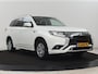 Mitsubishi Outlander 2.4 PHEV Pure | Stoelverwarming | Trekhaak | Camera | Carplay | Keyless | DAB | Cruise control | Bluetooth | Climate control | Plug In