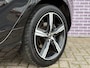 Volvo V40 1.5 T3 Polar+ Sport | DAB | Harman/Kardon | Keyless entry/start | Panoramadak | Regensensor | stoelverwarming | Standkachel | Parkeercamera | Parkeersensoren V+A | Leder |