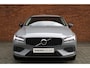Volvo V60 T6 Plug-in hybrid AWD Core | Keyless Drive  | Electrisch Bedienbare Achterklep | 20-inch Lichtmetalen Velgen | Premium audio by Harman Kardon | Leren bekleding | Rondom zicht camera | Alarmklasse 3